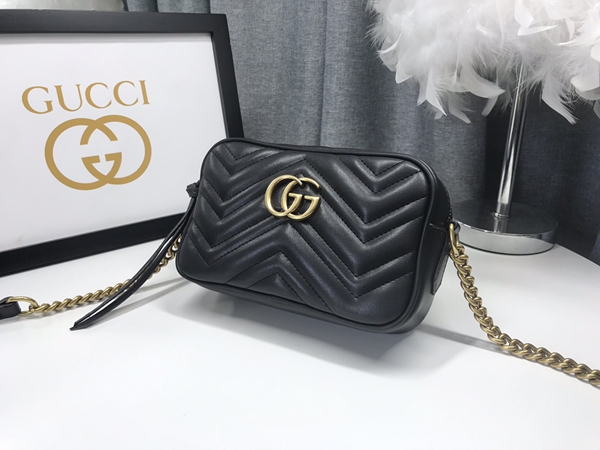 激安グッチバッグコピー側面デザイン